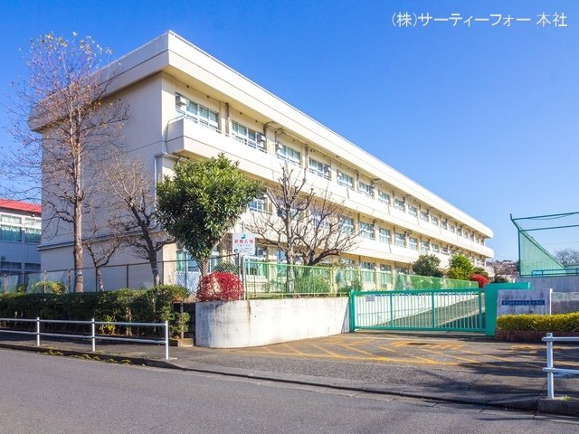 町田市立大蔵小学校 撮影日(2021-12-09) 150m