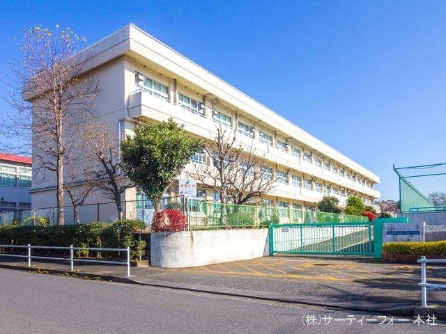 町田市立大蔵小学校 撮影日(2021-12-09) 150m