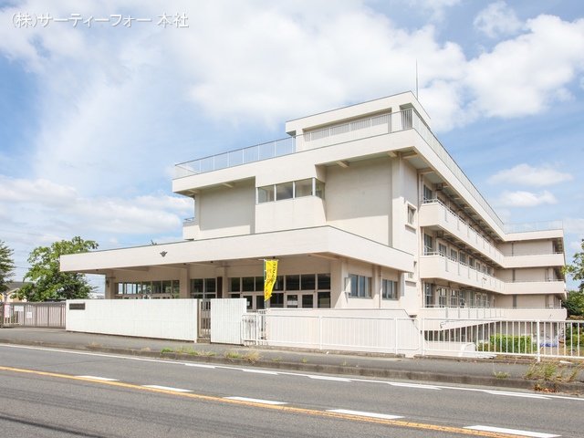 座間市立立野台小学校 撮影日(2022-09-12) 800m
