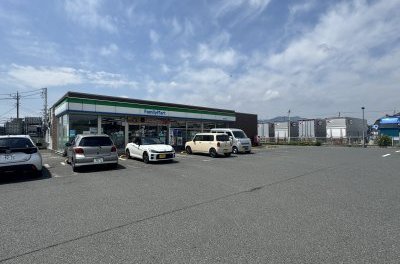 ファミリーマート中津店