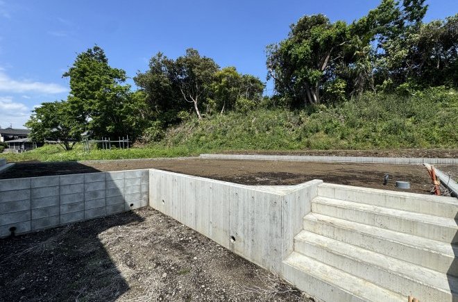 【南区新戸】土地面積180㎡超の建築条件無し売地　№3
