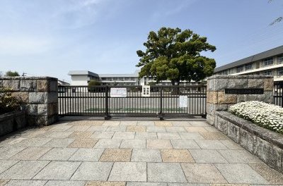 新磯小学校