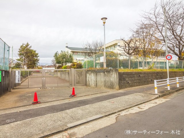 町田市立鶴間小学校 撮影日(2021-12-07) 590m