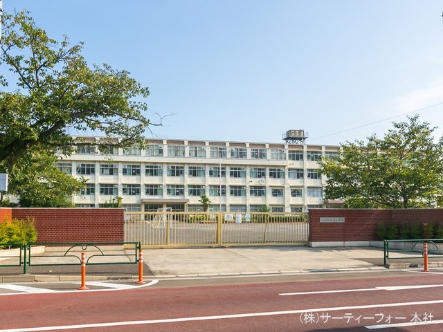 八王子市立長沼小学校 撮影日(2021-08-27) 270m