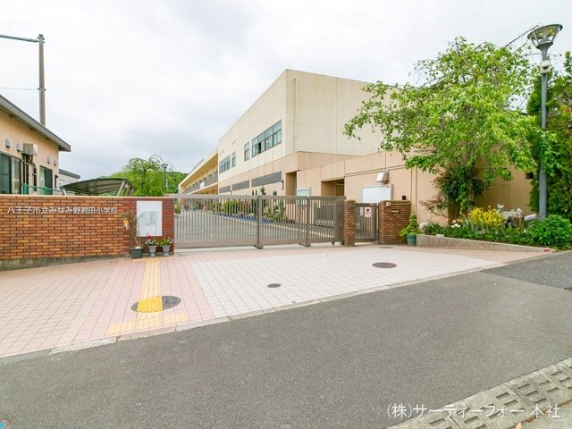 八王子市立みなみ野君田小学校 撮影日(2022-04-26) 720m