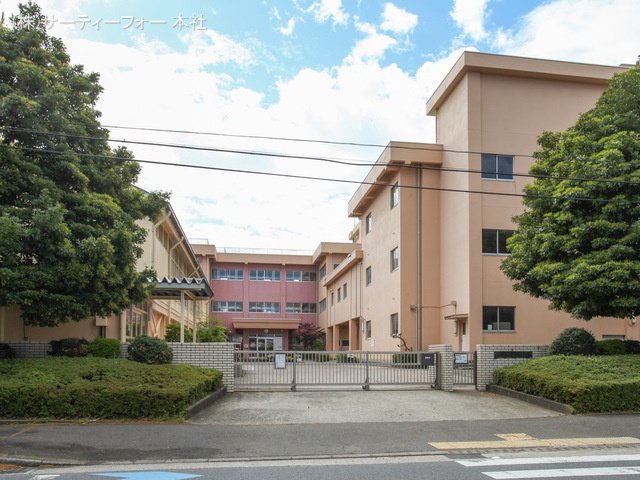 相模原市立くぬぎ台小学校 撮影日(2024-04-17) 870m