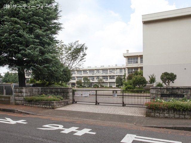 相模原市立上鶴間小学校 撮影日(2024-08-19) 110m