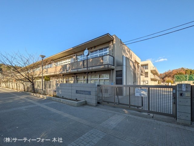町田市立図師小学校 撮影日(2024-12-27) 2000m