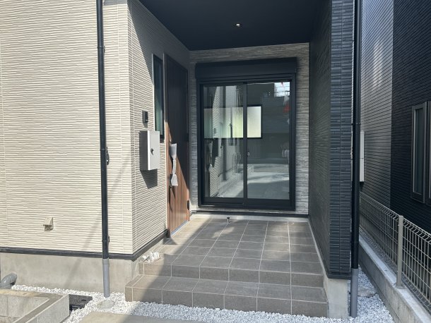 2号棟玄関ポーチ