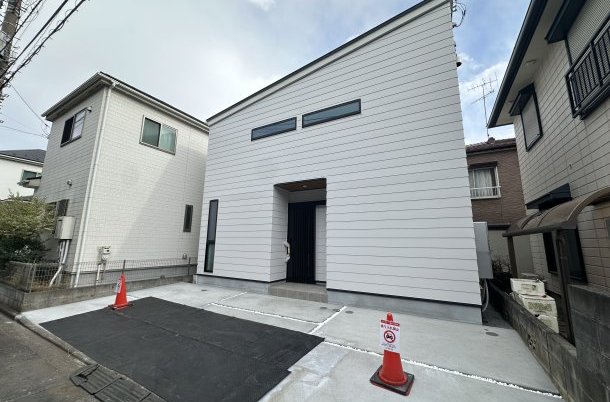 ガルバニウム鋼板を採用した外観